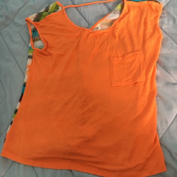 Cute orange shirt - Picture 4 of 7